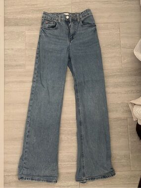 Classic Medium-Rise Straight Leg Jeans - Light Blue